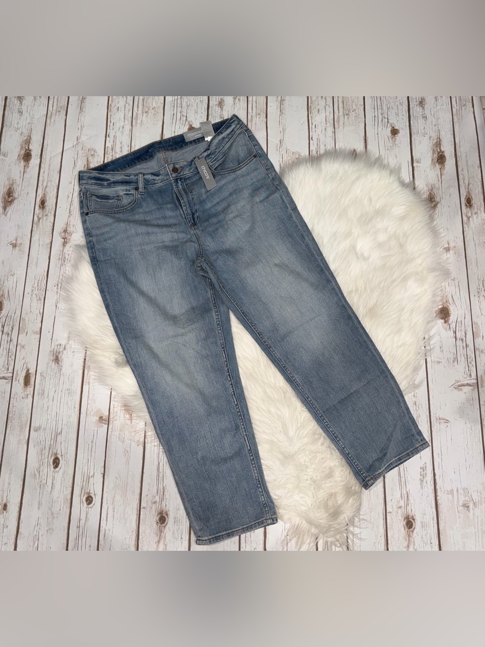 Chico's Women's Light Wash Cropped Straight Jeans